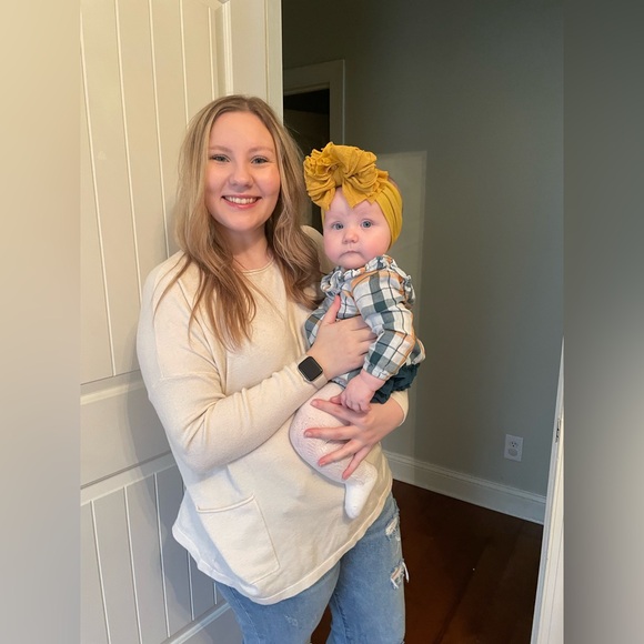 Meet your Posher, Selena - Picture 1 of 1